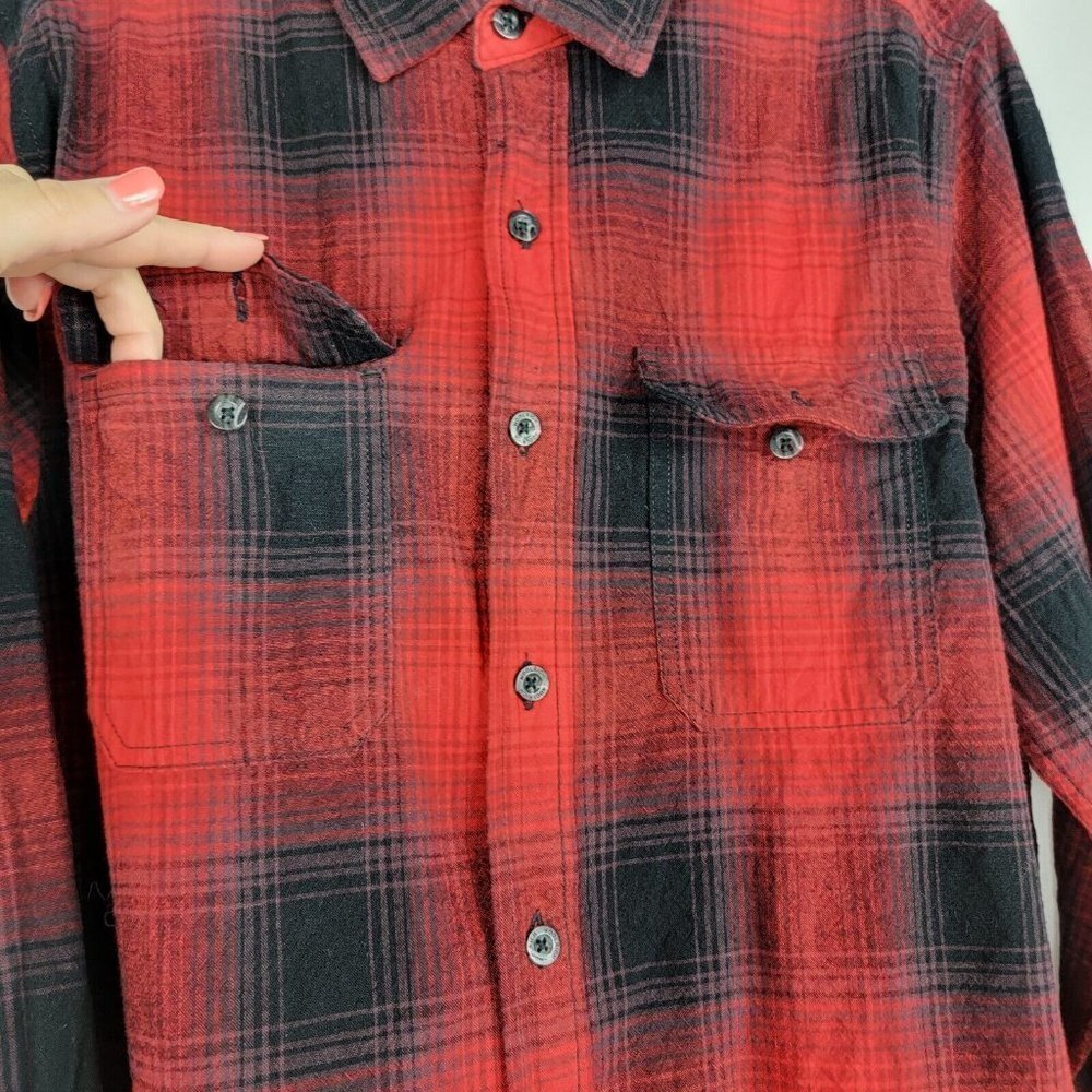 Woolrich Flannel Shirt Mens Medium Red Black Shadow Plaid Cotton Button Up - Picture 5 of 15